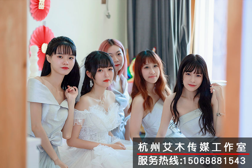 1631025824680665.jpg 新娘以及伴娘合照拍攝